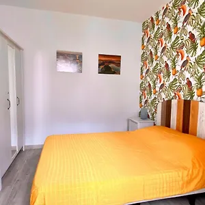 Town House With Patio In Quiet Residential Area 10 Min From Torremolinos